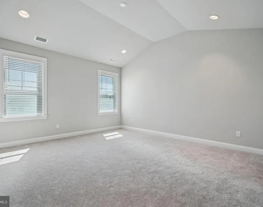 212 Foxhedge Road - Photo Thumbnail 12