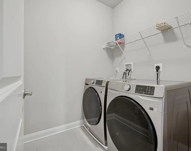 212 Foxhedge Road - Photo Thumbnail 17
