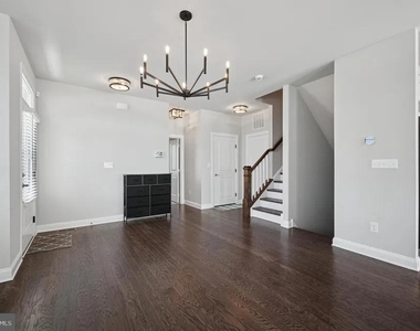 212 Foxhedge Road - Photo Thumbnail 8