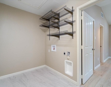 13300 Cowdray Park - Photo Thumbnail 17