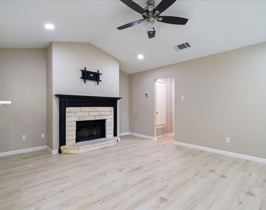13300 Cowdray Park - Photo Thumbnail 5