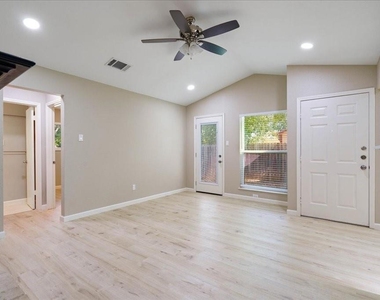 13300 Cowdray Park - Photo Thumbnail 7