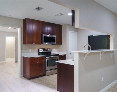 13300 Cowdray Park - Photo Thumbnail 8