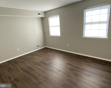 1155 York Road - Photo Thumbnail 6
