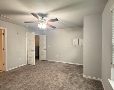 9102 Gage Dr - Photo Thumbnail 8