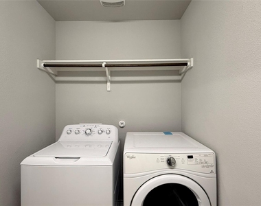 9102 Gage Dr - Photo Thumbnail 6