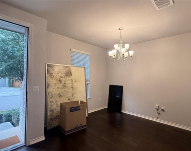 9102 Gage Dr - Photo Thumbnail 2