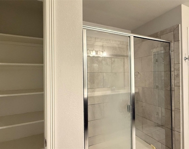9102 Gage Dr - Photo Thumbnail 11