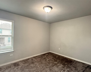 9102 Gage Dr - Photo Thumbnail 16