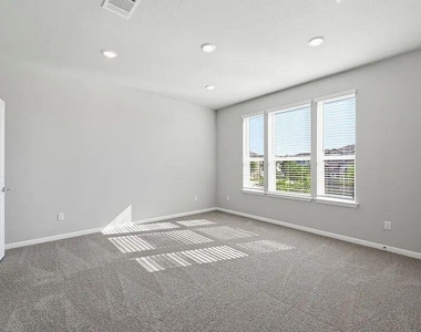 1020 Vista View Dr - Photo Thumbnail 10