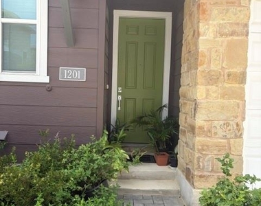 1020 Vista View Dr - Photo Thumbnail 6