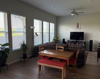 1020 Vista View Dr - Photo Thumbnail 9