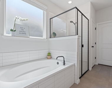 179 Kings Canyon Dr - Photo Thumbnail 14