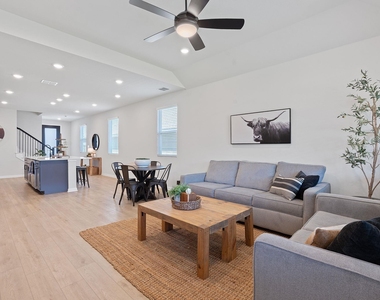 179 Kings Canyon Dr - Photo Thumbnail 2