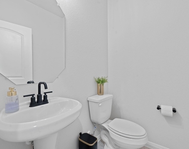 179 Kings Canyon Dr - Photo Thumbnail 20