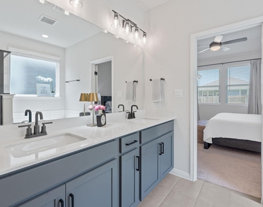 179 Kings Canyon Dr - Photo Thumbnail 15