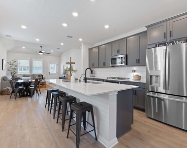 179 Kings Canyon Dr - Photo Thumbnail 3