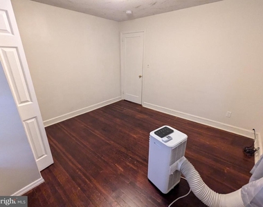 21 Steinway Avenue - Photo Thumbnail 24