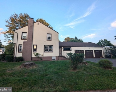 21 Steinway Avenue - Photo Thumbnail 1