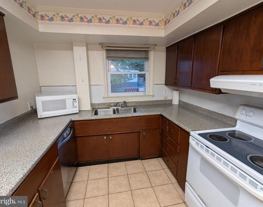 21 Steinway Avenue - Photo Thumbnail 9