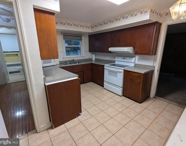 21 Steinway Avenue - Photo Thumbnail 8