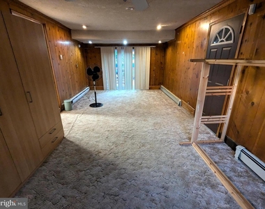 21 Steinway Avenue - Photo Thumbnail 12