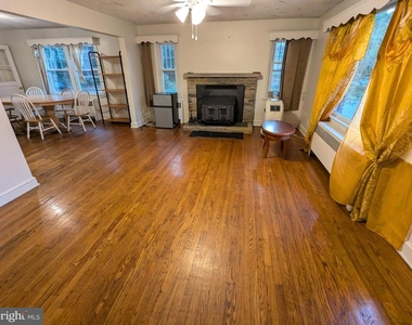 21 Steinway Avenue - Photo Thumbnail 3