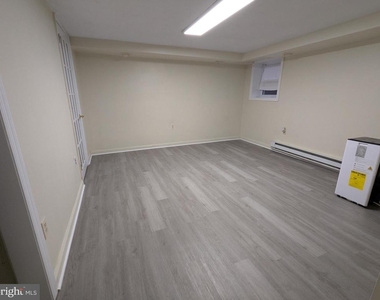 21 Steinway Avenue - Photo Thumbnail 30