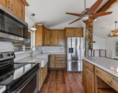 729a Nomad Dr - Photo Thumbnail 10