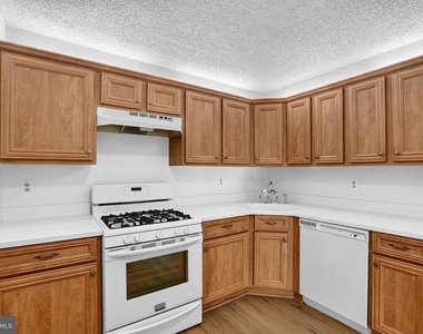 61 Aspen Court - Photo Thumbnail 3