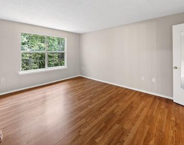 19 Hemlock Court - Photo Thumbnail 9
