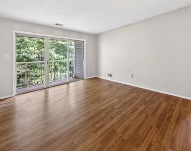 19 Hemlock Court - Photo Thumbnail 4