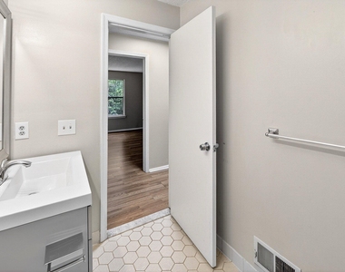 19 Hemlock Court - Photo Thumbnail 17