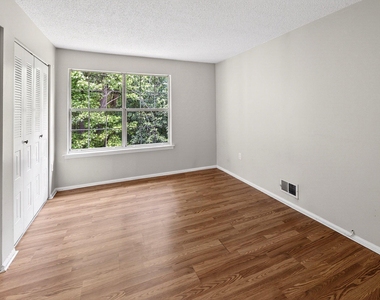 19 Hemlock Court - Photo Thumbnail 15