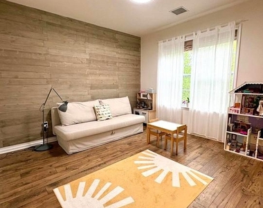 138 Timberlake Drive - Photo Thumbnail 19