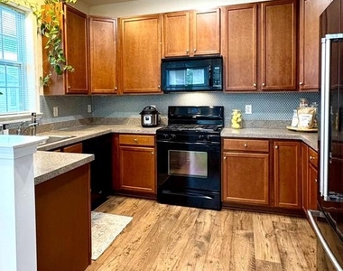 138 Timberlake Drive - Photo Thumbnail 11