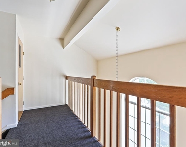 303 Trinity Court - Photo Thumbnail 4