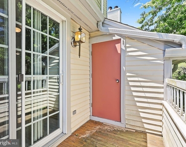 303 Trinity Court - Photo Thumbnail 32