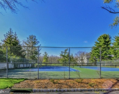 303 Trinity Court - Photo Thumbnail 35