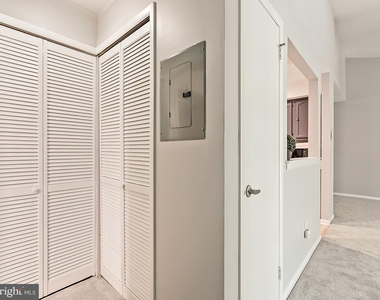 303 Trinity Court - Photo Thumbnail 21