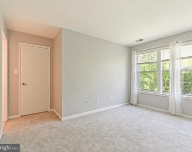 303 Trinity Court - Photo Thumbnail 29