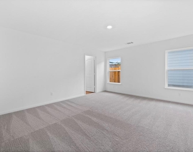 120 Morrison Dr - Photo Thumbnail 3