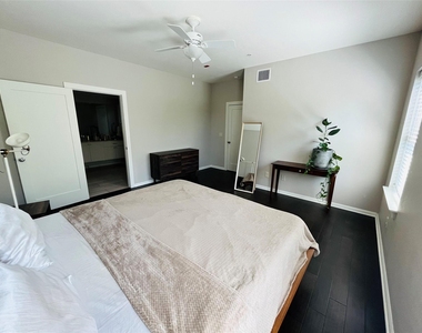 2708 San Pedro St - Photo Thumbnail 8