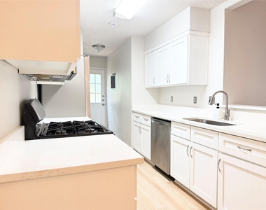 1915 Margalene Way - Photo Thumbnail 2