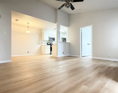 1915 Margalene Way - Photo Thumbnail 5