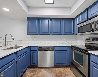 1022 Main Street - Photo Thumbnail 15