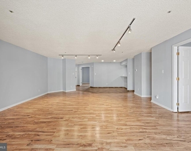 1022 Main Street - Photo Thumbnail 11