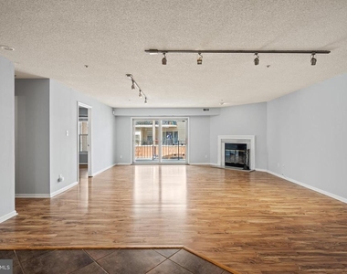 1022 Main Street - Photo Thumbnail 10