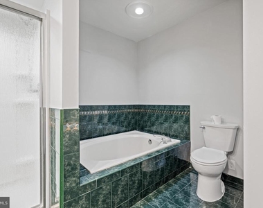 1022 Main Street - Photo Thumbnail 26
