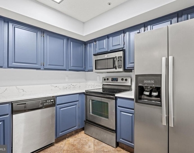 1022 Main Street - Photo Thumbnail 14